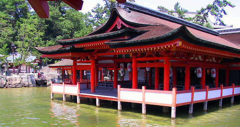 1309503239_800px-itsukushima_floating_shrine