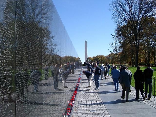 vietnam_veterans_memorial_wall