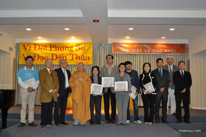 Le Trao Giai Ananda Viet Awards (10)