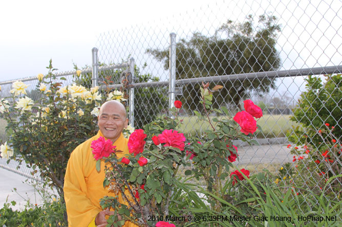 Master Thich Chi Nang at Dai Bi Quan Am Temple California 2010